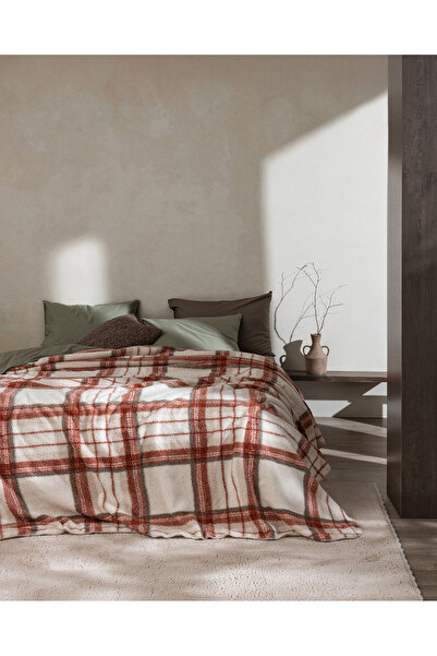 Madame Coco Varnelle Double Sherpa Blanket - Ecru/Brown