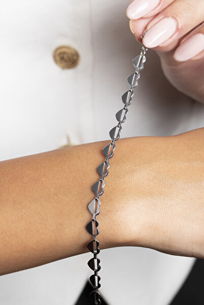 Elika Silver Women's Heart Chain Bracelet