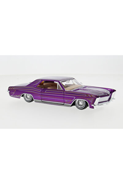 Maisto Buick Riviera (1965) лилав модел автомобил 1:24