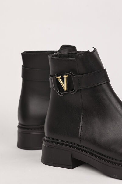 Madam Tarz Nora V Toka Detaylı Bot