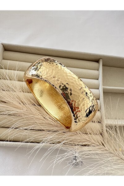 Neesh ÖZEL SERİ DALGA DÖVME DESEN KALIN KELEPÇE BİLEKLİK (GOLD)