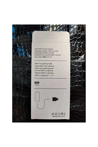 Flippy Charger compatible with iPhone, USB Type-C, Fast charge, 20W power, Flippy, White