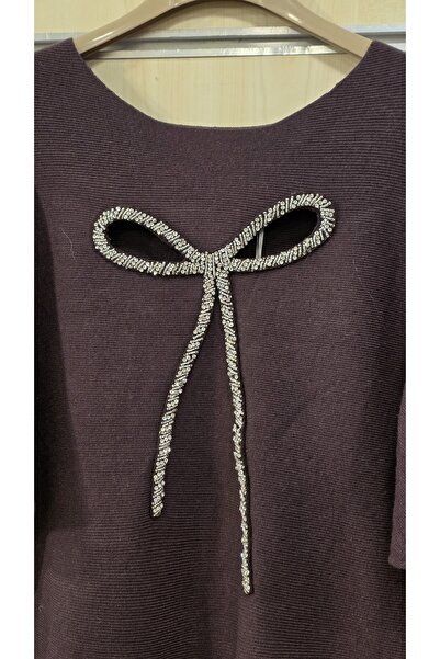 Park Moda Bow Embroidered Low-Cut Knitwear Sweater