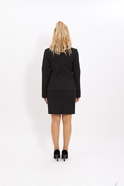 ÖNDER ÖZSOY Büyük Beden - Yakasız Tek Düğmeli Ceket & Kısa Kalem Etek Takım-Siyah