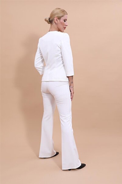 ÖNDER ÖZSOY Oval Yaka Kısa Ceket & İspanyol  Paça Pantolon Takım-Ekru
