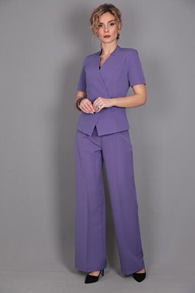 ÖNDER ÖZSOY Tokalı Kısa Kollu Ceket & Yüksek Bel Bol Paça Pantolon Takım-Lila