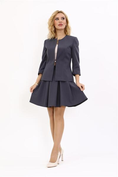 ÖNDER ÖZSOY Sıfır Yaka Düz Kısa Ceket & Kısa Kloş Etek-Füme