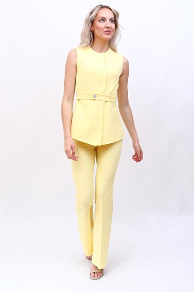 ÖNDER ÖZSOY Crew Neck Belt Vest & Flared Trousers-Yellow