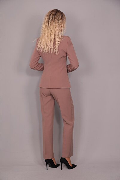 ÖNDER ÖZSOY V Yaka Boydan Kuplu Kılasik Ceket & Dar Paça Pantolon-Kahve