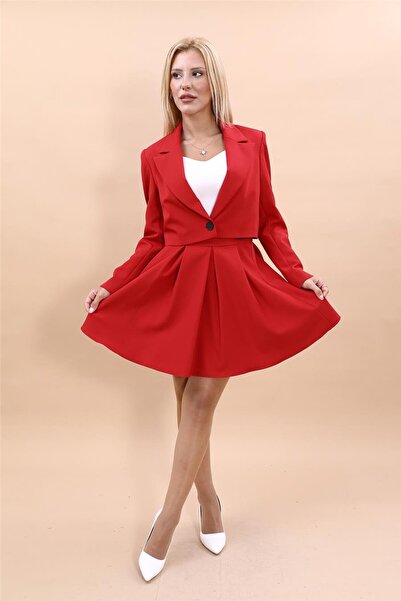 ÖNDER ÖZSOY Tek Düğme Mini Ceket & Kısa Kloş Etek Takım-Kırmızı