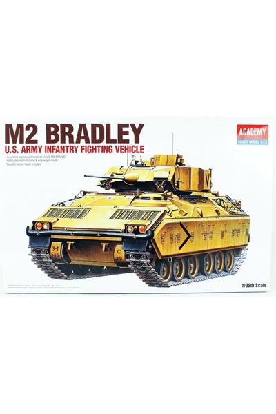 Academy 13237 1/35 Ölçek, M2 Bradley Amerikan Zırhlı Personel Taşıyıcı, Plast...