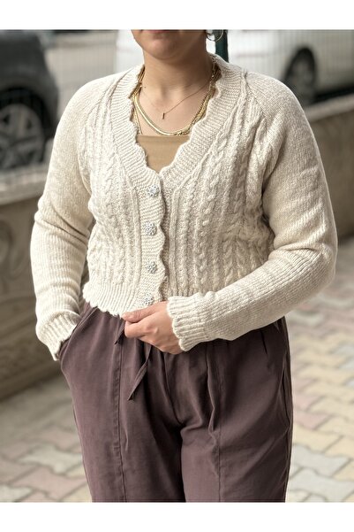 Leova Düğme Detaylı Beyaz Örme Hırka