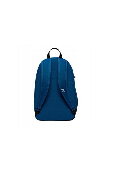 Nike Elemental Sportswear