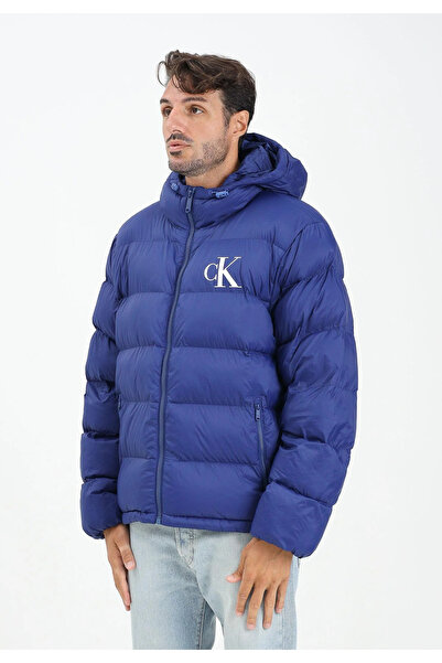 Calvin Klein Erkek Kapitone Tasarımlı CK Logo Baskılı Suya ve Rüzgara Dayanıklı Kapüşonlu Mavi Mont LV04RD528G-IZ