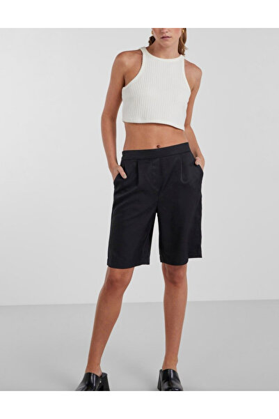 PIECES shorts, black