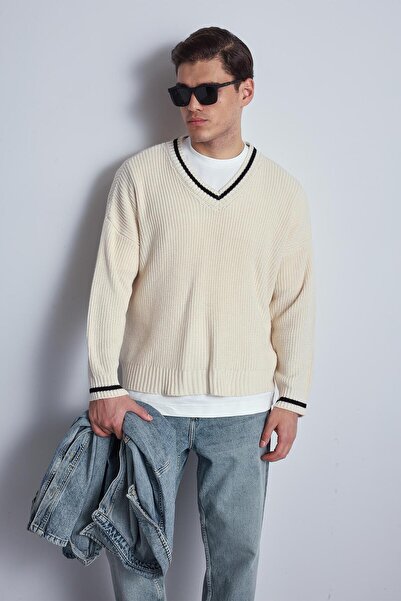 ablukaonline Ανδρικό πουλόβερ με λαιμόκοψη σε σχήμα V oversized με λεπτομέρεια αντίθεσης μπεζ