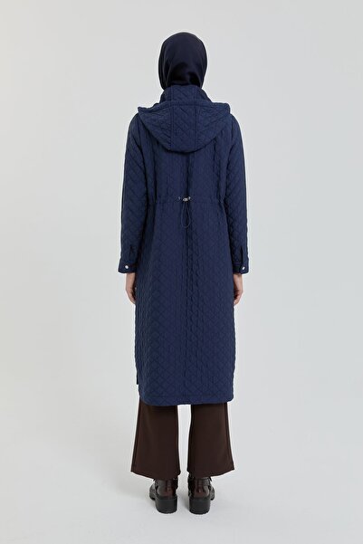 Nihan İnce Kapitone Cep Detaylı Kap Lacivert