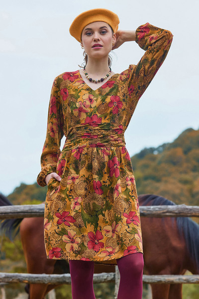 Los banditos V-Neck Draped Belt Detailed Winter Dress