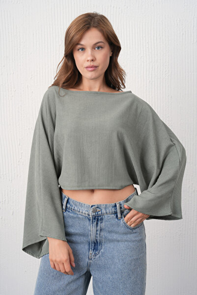 barış sülün lovebox Γυναικεία μπλούζα με φαρδύ λαιμόκοψη και μανίκια νυχτερίδας σε πράσινο χρώμα 13988