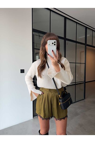 BB Bensu Buyruk DANTEL DETAYLI YEŞİL SATEN ŞORT