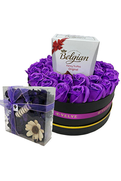 velve Aranjament floral in cutie rotunda, cu trandafiri din sapun, Trufe belgian,mov, Femei