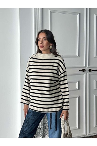 mydukkan.co Pulover cu dungi și detaliu cu nasturi pe umăr