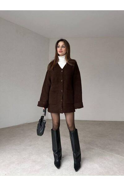 Gallogi V Yaka, Kare Cepli Triko Hırka