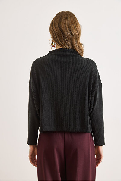 Olalook Kadın Siyah Dökümlü Dik Yaka Şardonlu Yumuşak Dokulu Kazak KZK-19001009