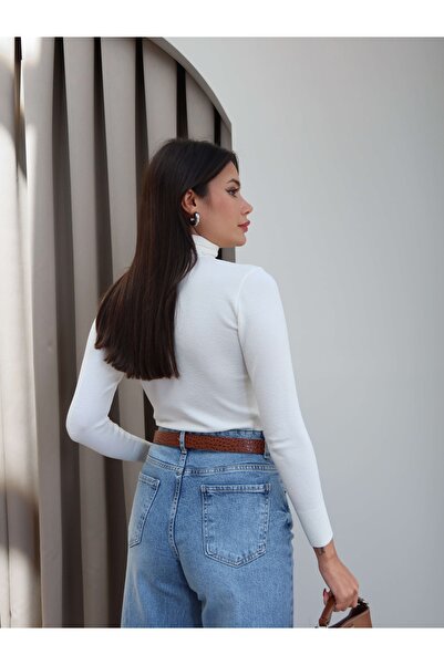 ESRAHELVACI Turtleneck Straight Sweater