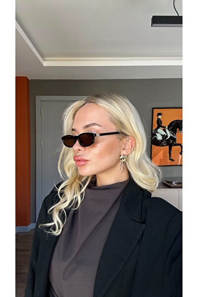 TomyHelf Siyah Çerçeve Kahverengi Cam Gold Detaylı Geometrik Gözlüğü