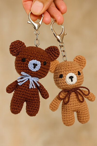 crafted by Nilüfer anahtarlık amigurumi