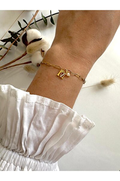 NevoAccessory سوار نسائي من الفولاذ بحرف M – لا يتأكسد، قابل للتعديل، تصميم أنيق