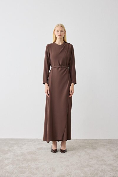 TERZİ DÜKKANI MİA ÖN VE ARKA KAPALI TULUM KAHVE