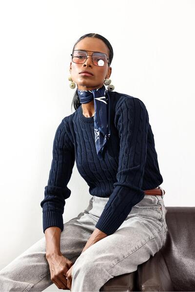 5in1Canpolat Πλεκτό πλεκτό πουλόβερ με λαιμόκοψη σε μπλε ναυτικό χρώμα