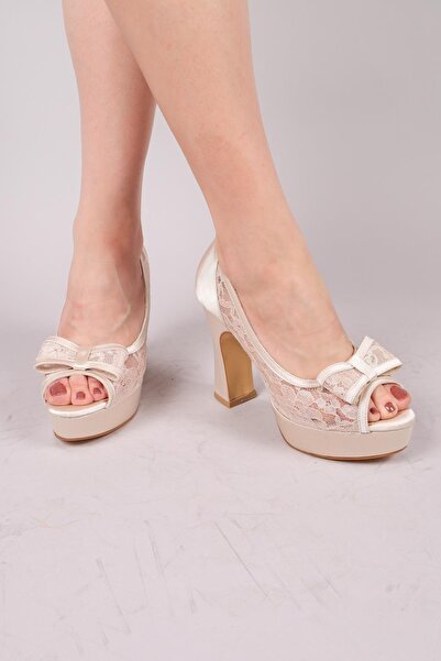 Birikon Mesa Guipure Embellished Satin Platform Heeled Shoes Ten
