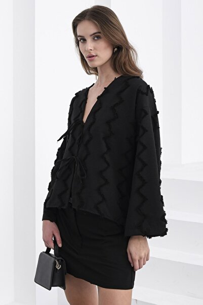 VAGGON Γυναικεία μπλούζα με μαύρο κορδόνι με λεπτομέρεια σε σχήμα ζιγκ-ζαγκ Vs01236