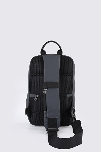 ÇÇS Unisex Single Shoulder Strap Small Crossbody Bag with USB Port