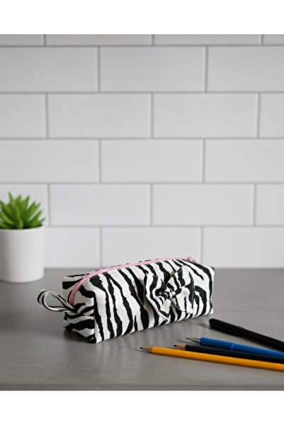 in steilla حامل أقلام بنمط الحمار الوحشي مع شريط..