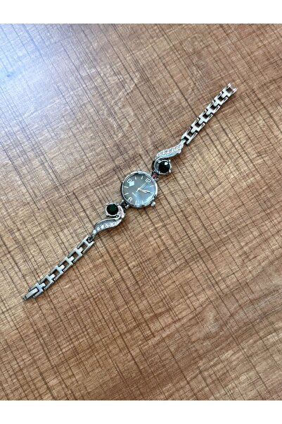 LOOQ Vintage Zircon Stone Detailed Women's Wristwatch