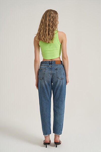 Quzu Yırtık detaylı denim pantolon mavi