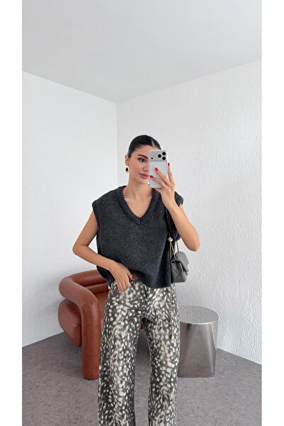 HAZELANNA V-Neck Zero Sleeve Anthracite Sweater