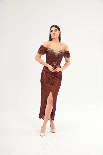 Robes Straplez Yaka Taş İşlemeli Dekolteli Yırtmaçlı Uzun Abiye Elbise / Özel...