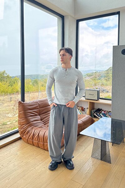 Flaw Wear Reverse Stitched Buttoned Knit Sweater