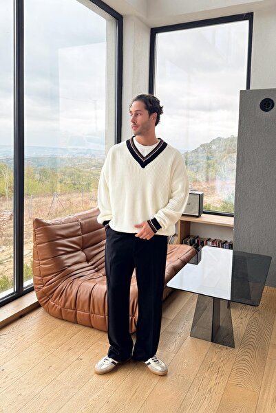 Flaw Wear V-Neck Knitwear Sweater