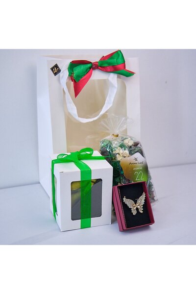 velve Set Special Spring, cu esarfa, brosa si flori uscate parfumate, ambalat...