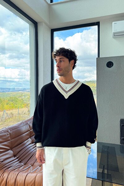 Flaw Wear Tricotaj cu decolteu în V Pulover negru