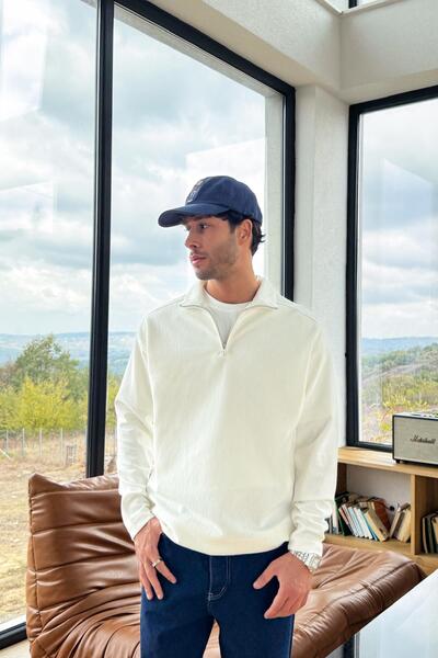 Flaw Wear Half Zip Sweatshirt