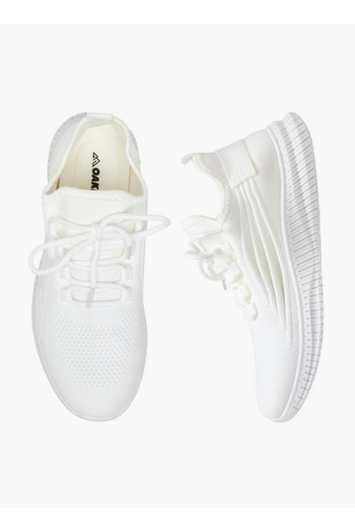 Oaklan by Shoexpress أحذية رياضية نسائية منقوشة