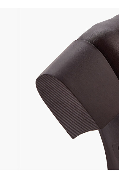 Flora Bella by Shoexpress أحذية نسائية بكعب سميك حتى الكاحل