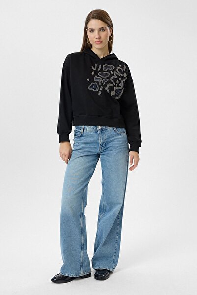 TIFFANY&TOMATO Kapüşonlu Boncuk Nakışlı Crop Sweatshirt